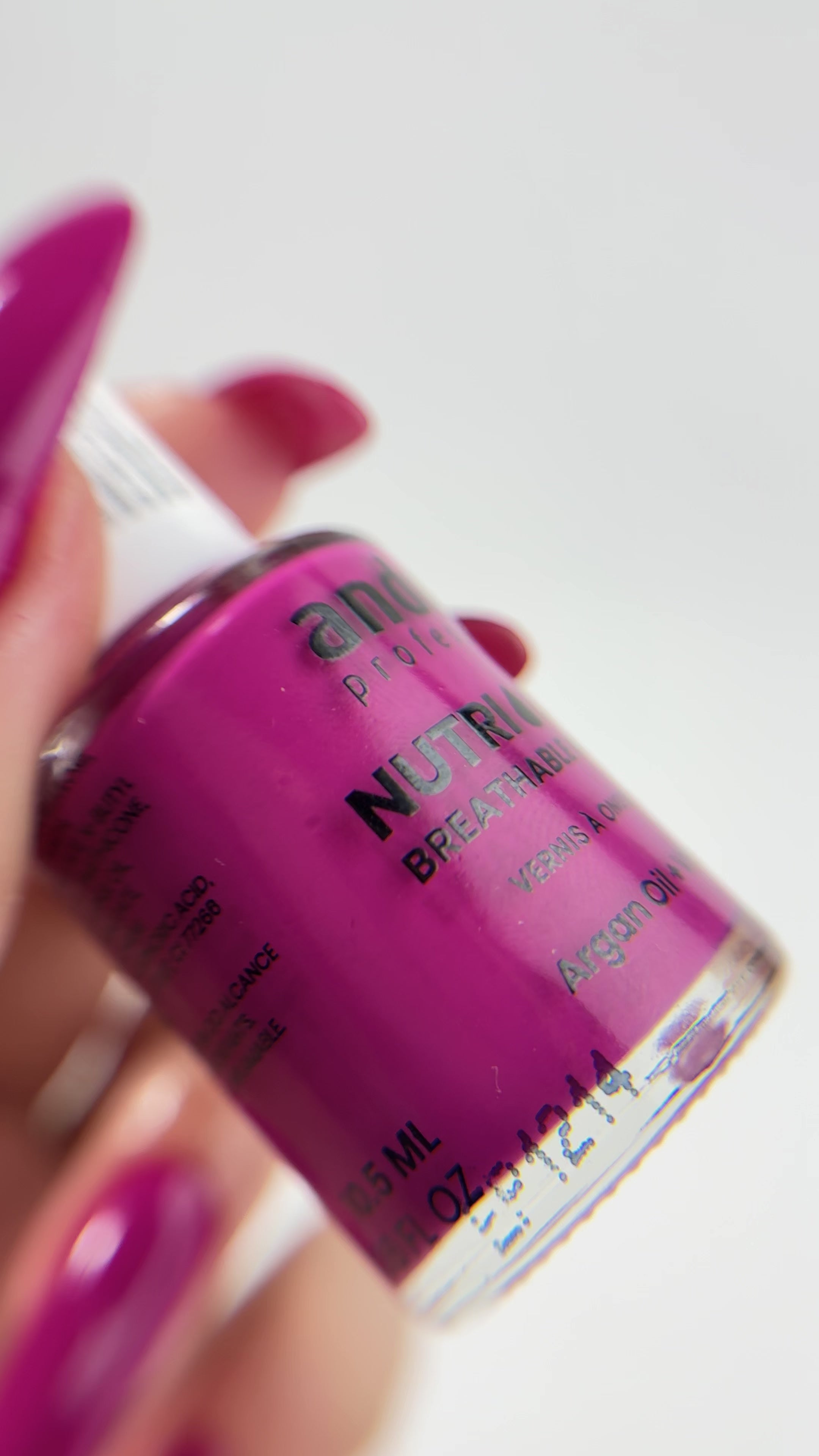 Carregar vídeo: Nutri Color - Care &amp; Colour - NC19