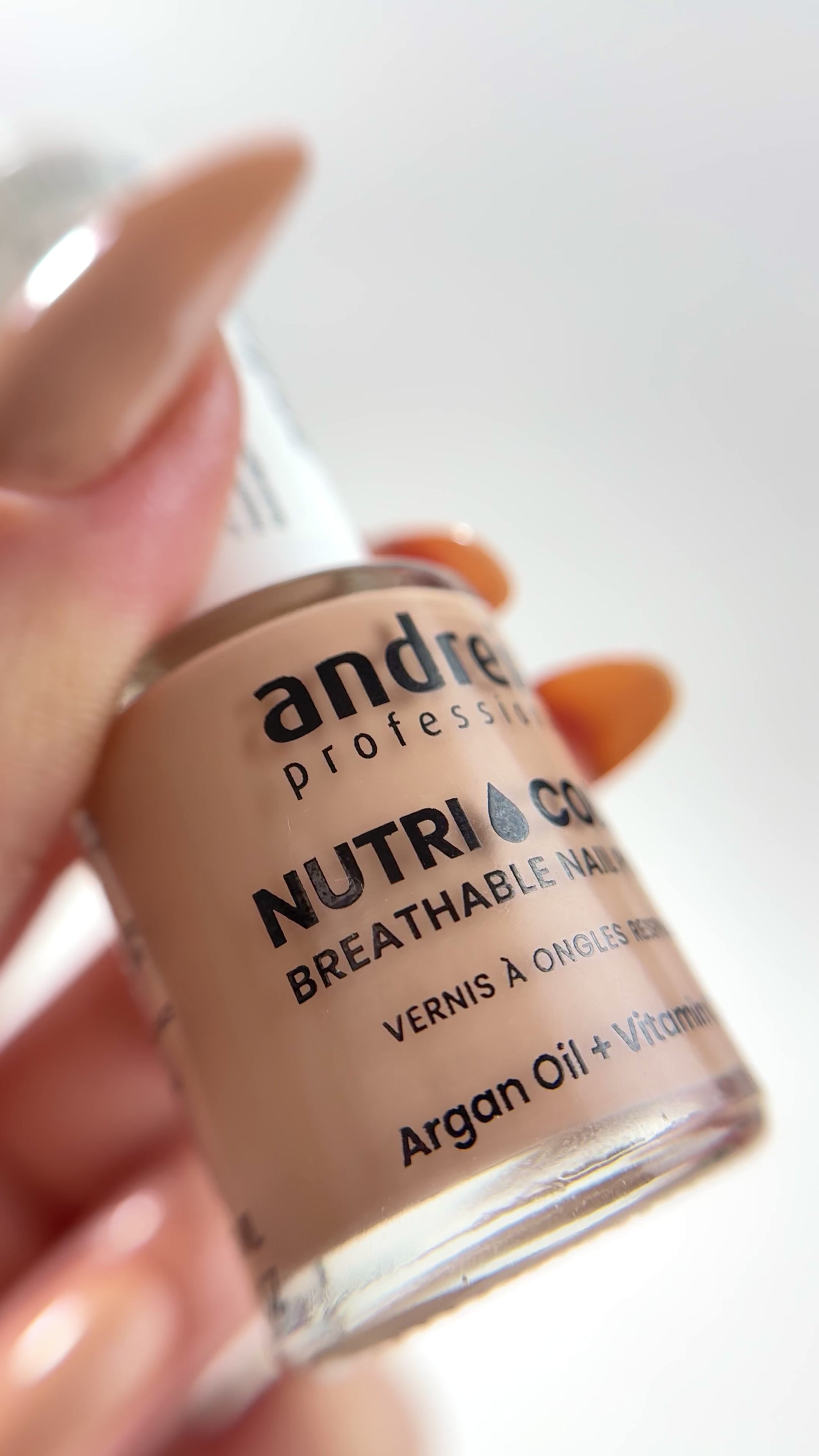 Carregar vídeo: Nutri Color - Care &amp; Colour - NC8