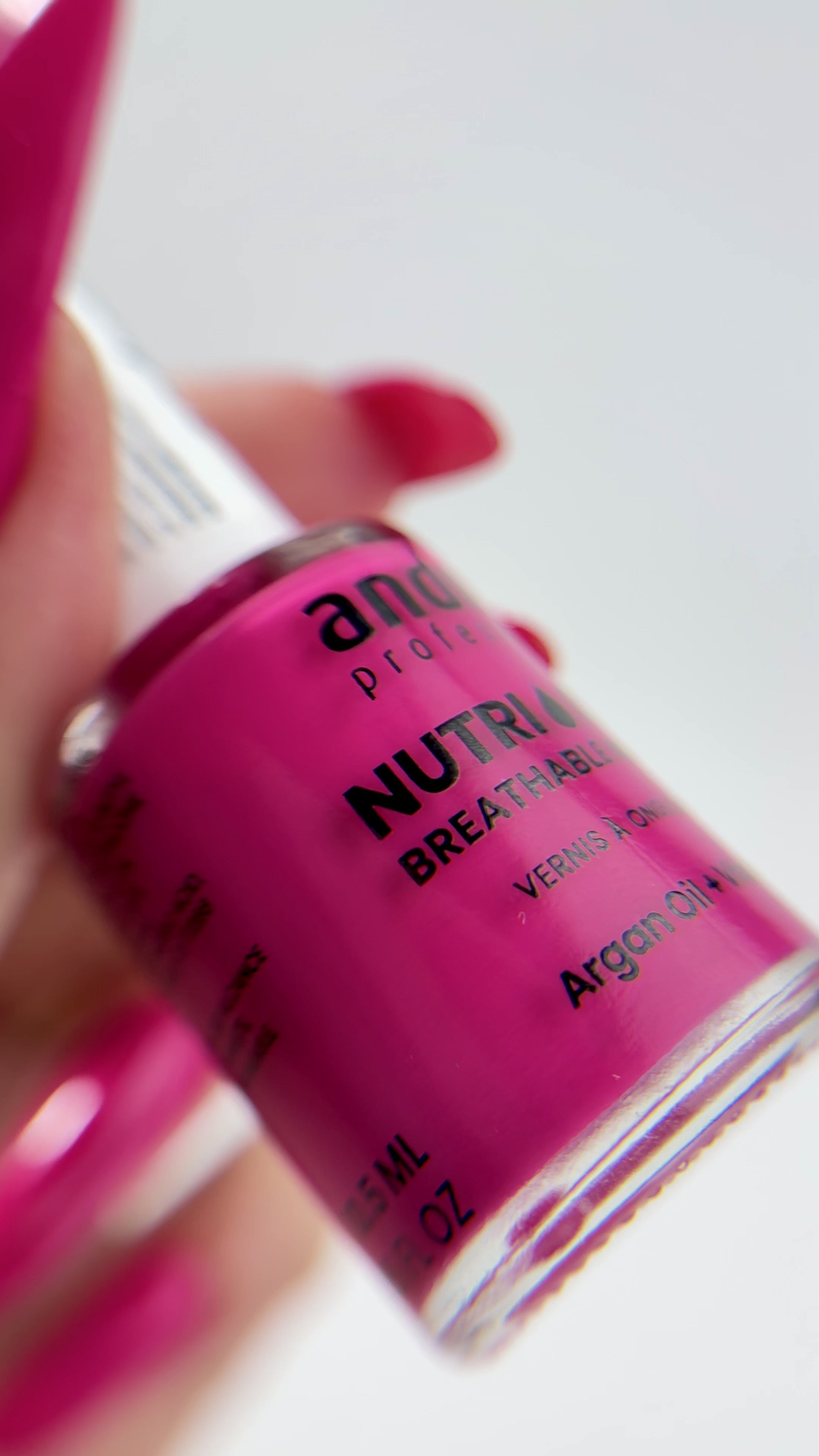 Carregar vídeo: Nutri Color - Care &amp; Colour - NC36