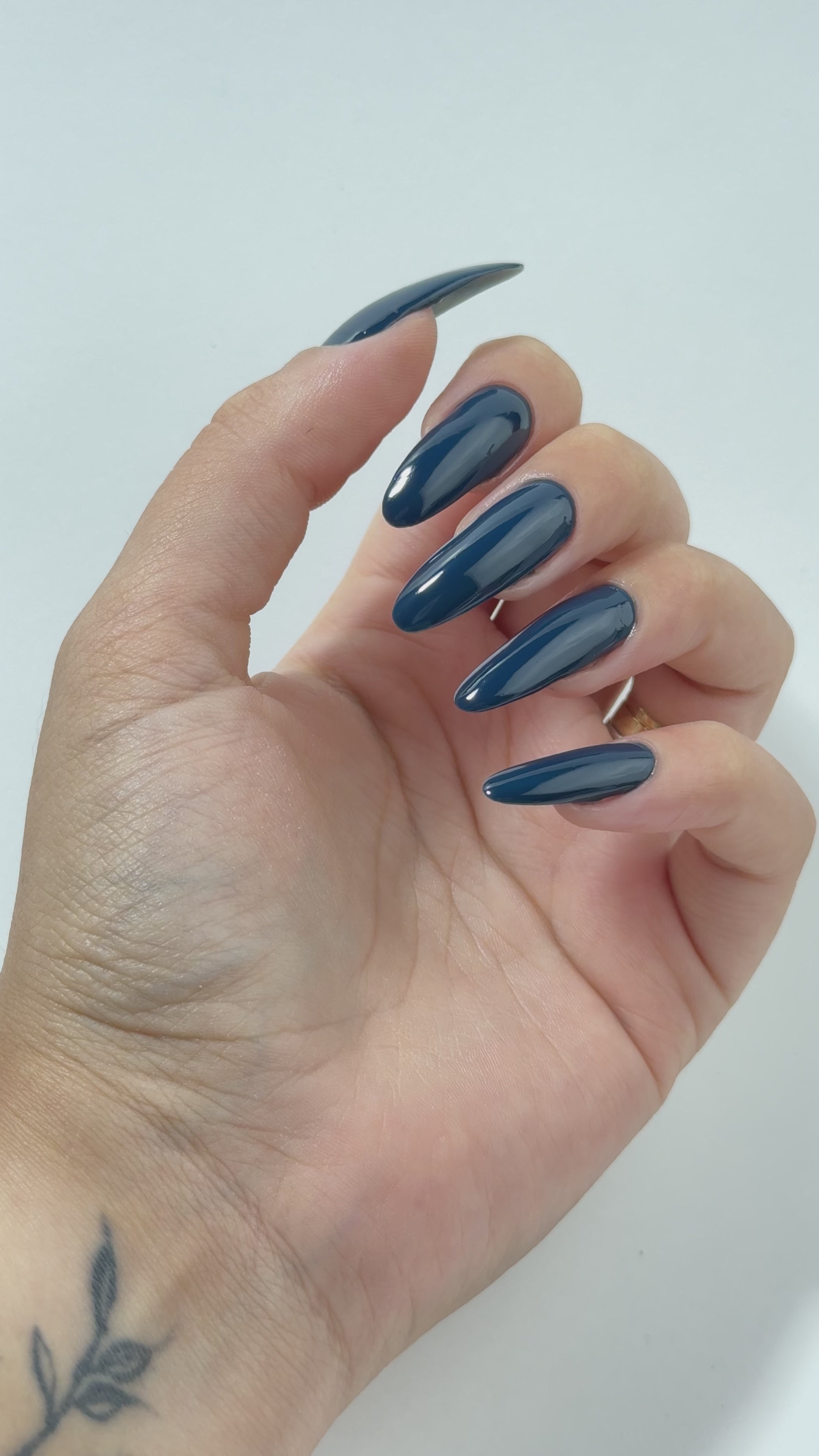 Carregar vídeo: Nutri Color - Care &amp; Colour - NC24