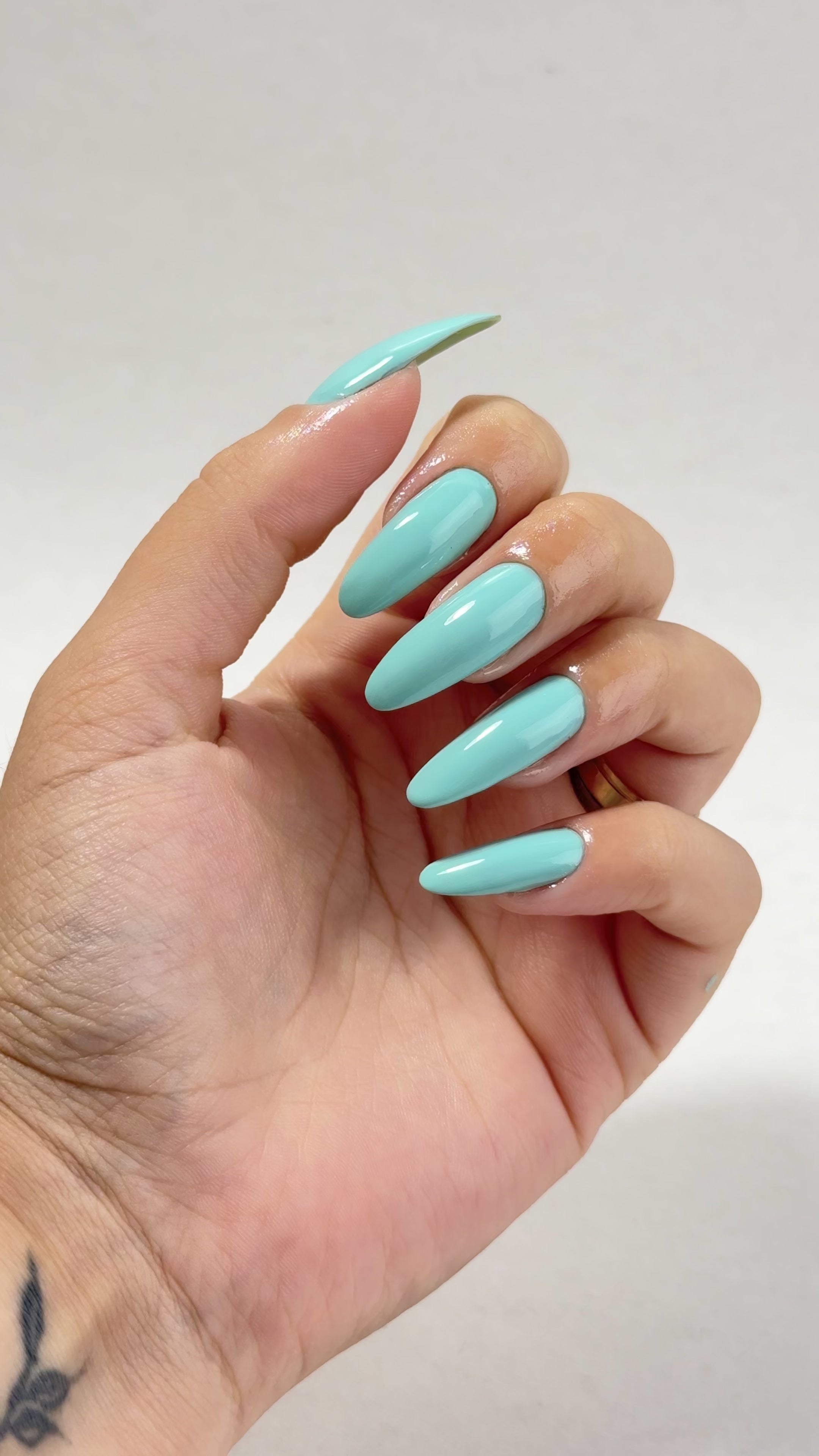 Carregar vídeo: Nutri Color - Care &amp; Colour - NC33